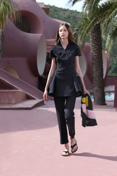 Look 38